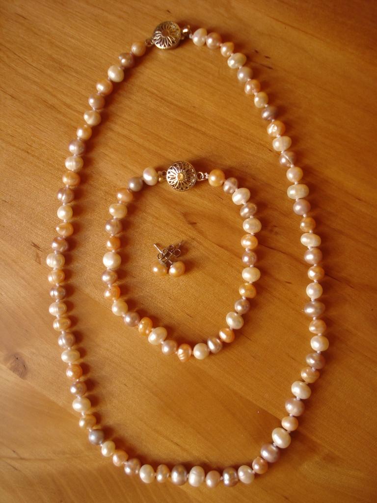 Natural freshwater pearl jewelry set (5-6 mm)